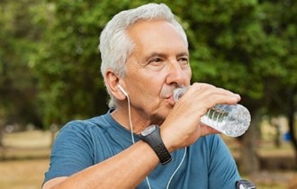 Senior in Summer hydrating